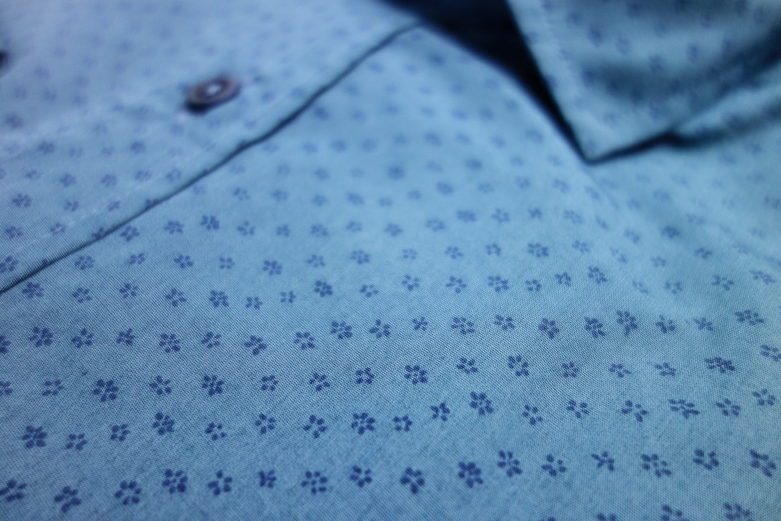 Camasa albastra cu flori