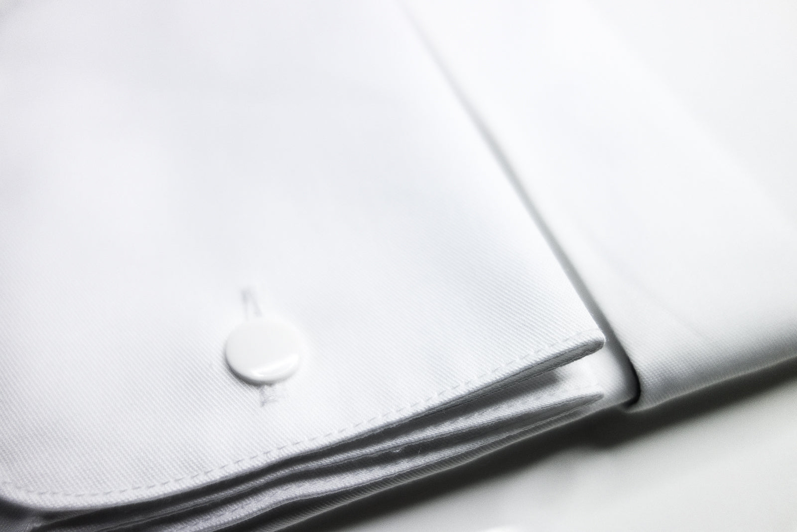 Camasa alba pentru butoni