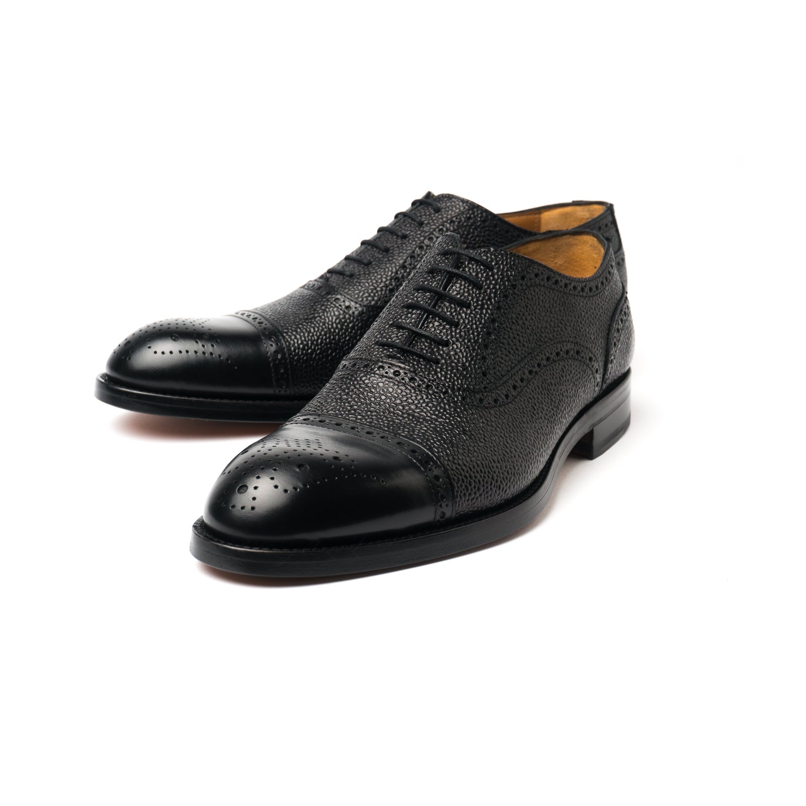 Pantofi negri texturati